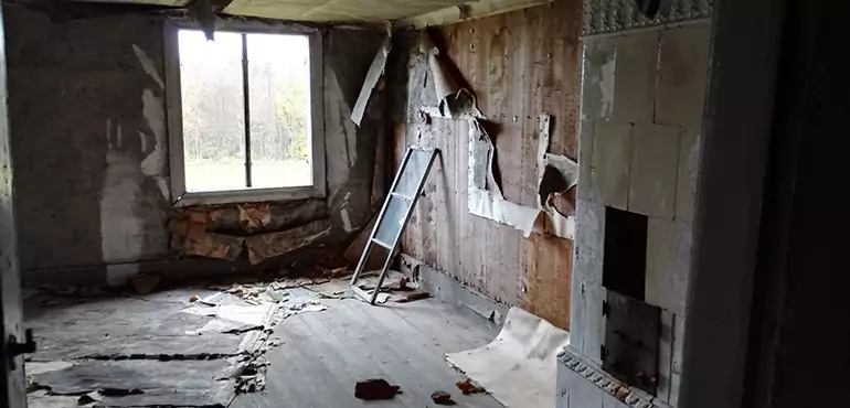 Why Selling a Distressed House Through Traditional Methods Fails in Virginia
